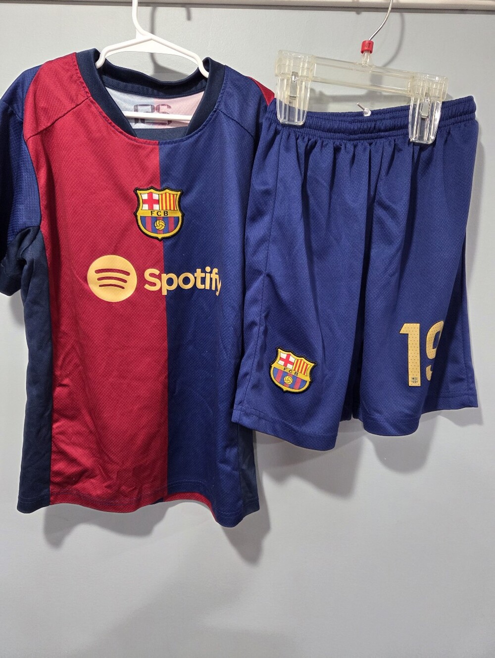 Youth size 28 (youth medium) fc Barcelona 2024-2025 Lamine YamalA few very sma